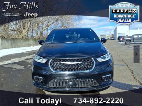 Certified 2026 Chrysler Pacifica Select FWD image 2