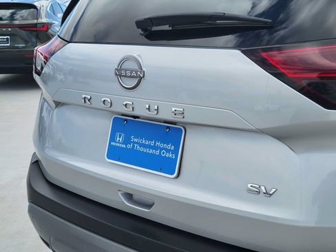 Used 2023 Nissan Rogue SV FWD image 13