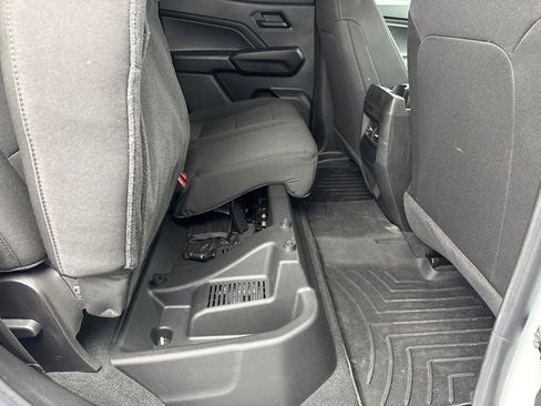 Used 2025 Chevrolet Colorado W/T image 21