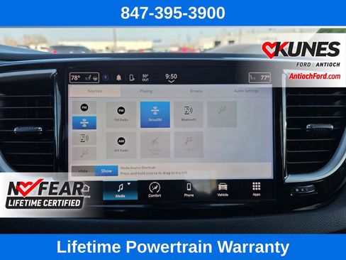 Used 2024 Chrysler Pacifica Touring-L image 48