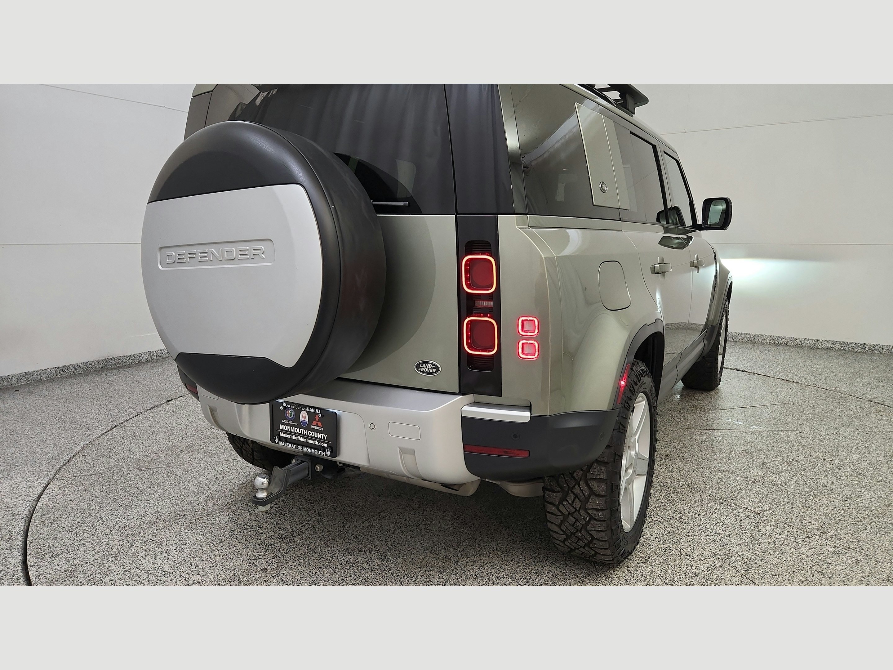 Used 2020 Land Rover Defender 110 HSE AWD/4WD image 31