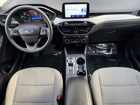 Used 2022 Ford Escape SE image 3