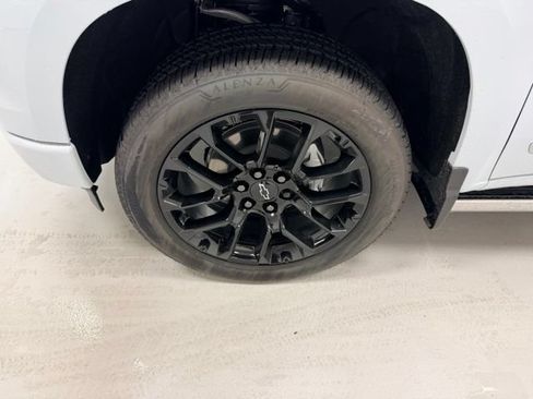 Used 2026 Chevrolet Silverado 1500 High Country AWD/4WD image 18
