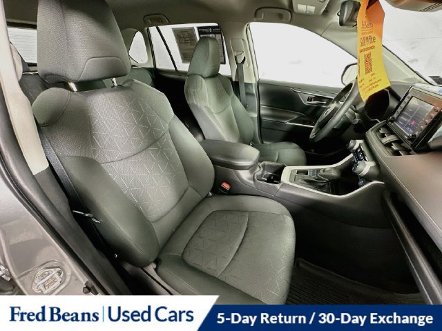 Used 2022 Toyota RAV4 XLE AWD/4WD image 34