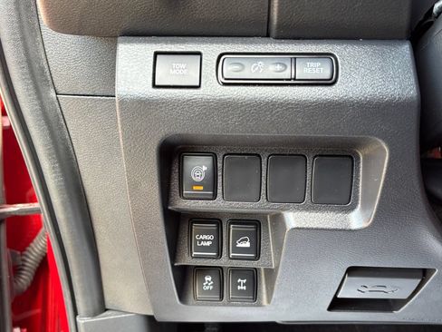 Used 2025 Nissan Frontier PRO-4X AWD/4WD image 31