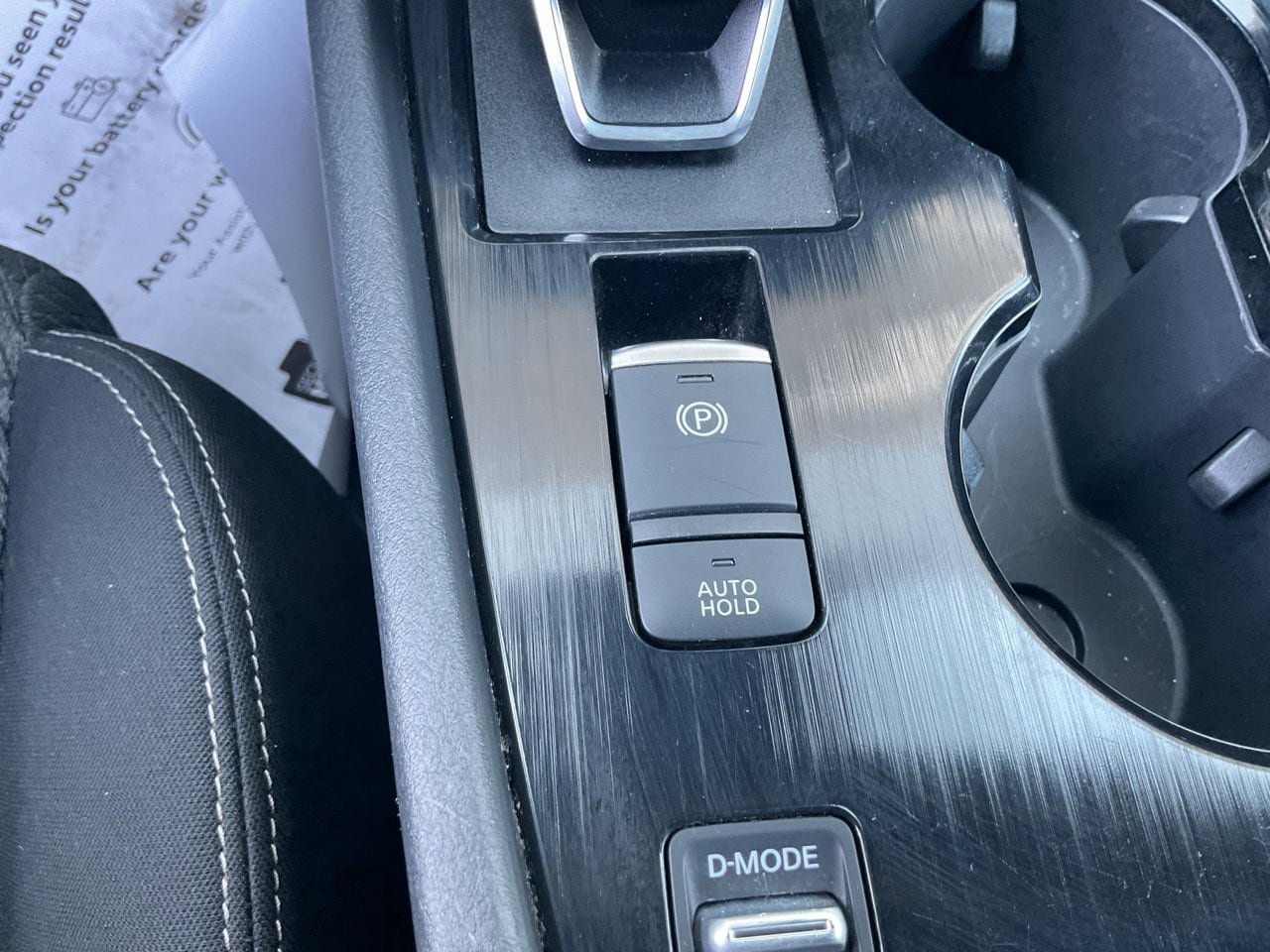 Used 2025 Nissan Rogue SV FWD image 24