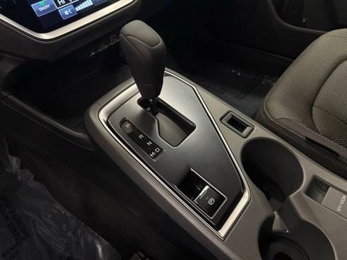 Used 2024 Subaru Crosstrek 2.0i Premium image 17