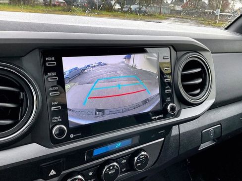 Used 2021 Toyota Tacoma TRD Off-Road w/ Technology Package image 30