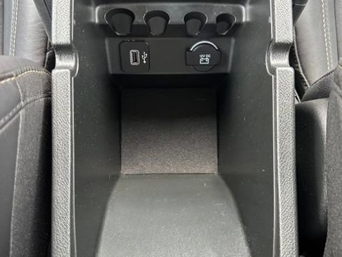 Used 2018 Jeep Cherokee Limited AWD/4WD image 35