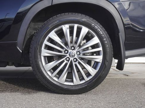 Used 2022 Toyota Highlander Platinum image 35