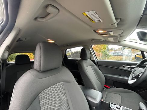Used 2023 Kia Sportage LX image 28