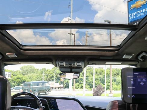 Used 2021 Cadillac Escalade ESV Premium Luxury Platinum AWD/4WD image 44
