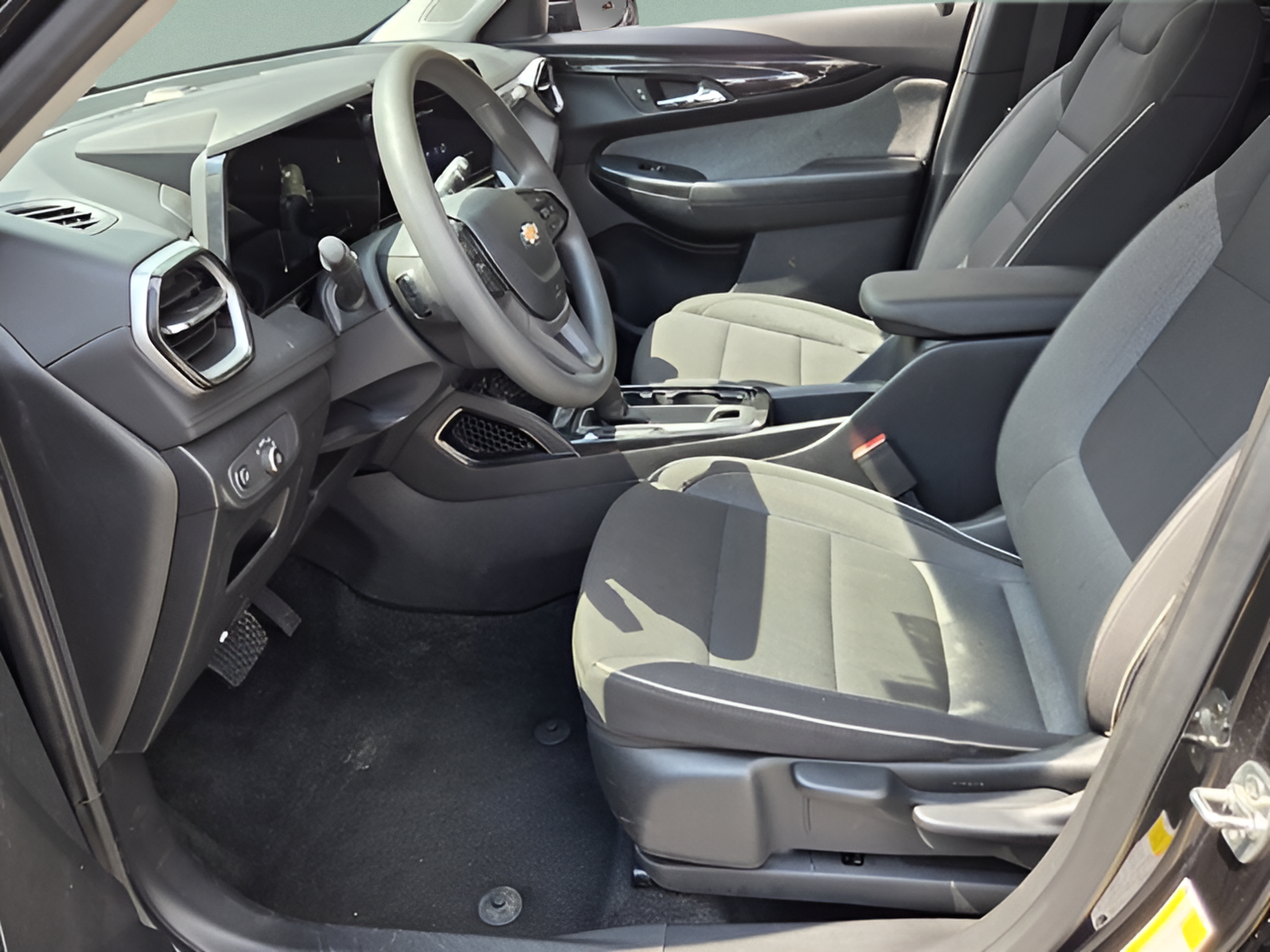 Used 2025 Chevrolet TrailBlazer LT FWD image 9