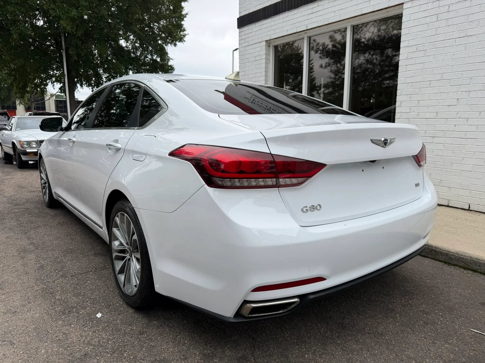 Used 2017 Genesis G80 3.8 RWD image 7
