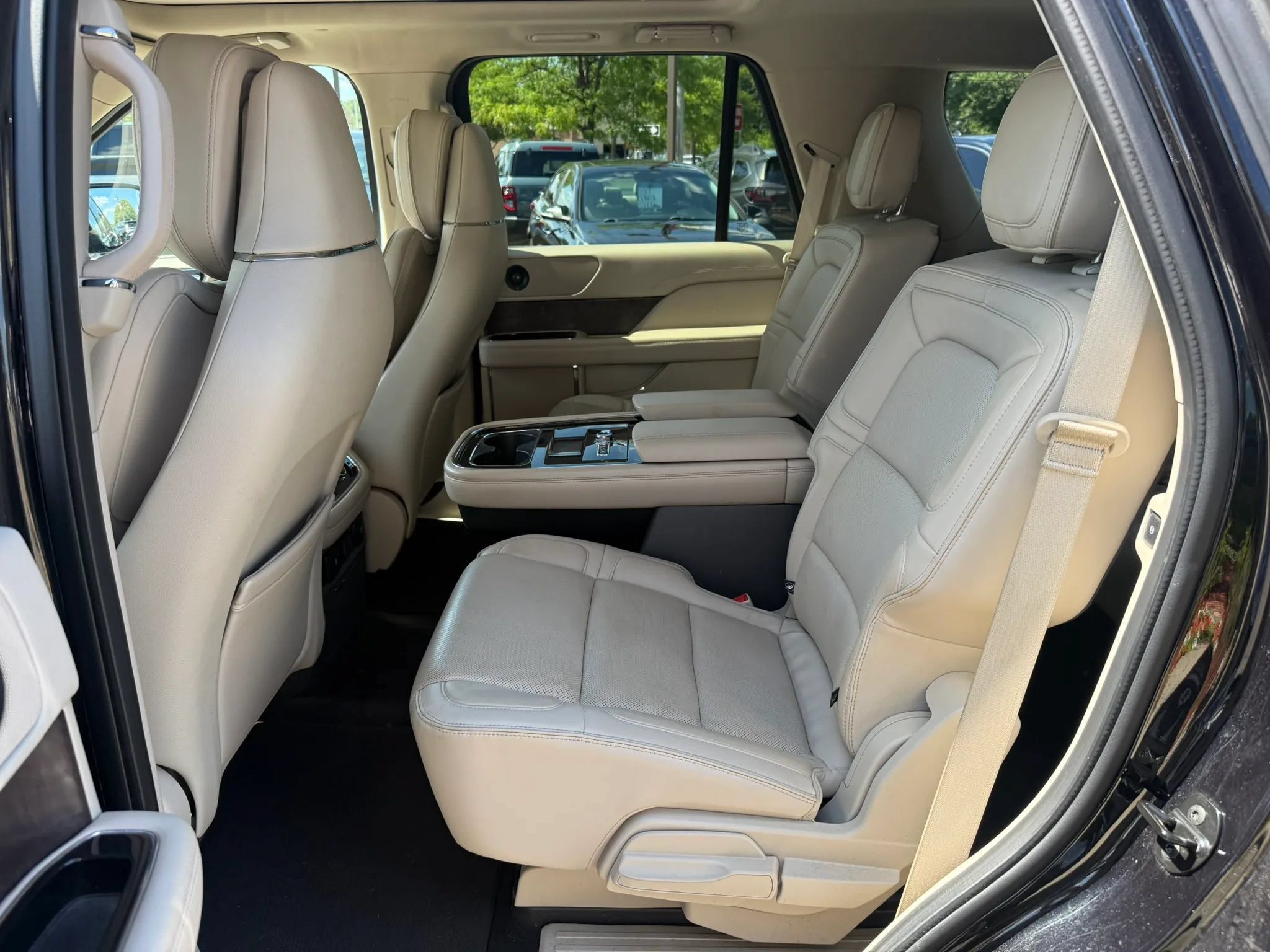Used 2019 Lincoln Navigator Reserve w/ Cargo Package AWD/4WD image 35