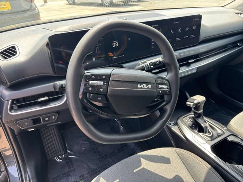 Used 2025 Kia K4 FWD image 31