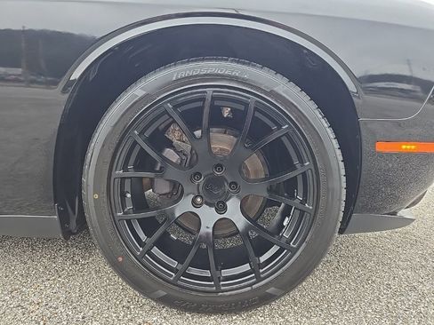 Used 2019 Dodge Challenger SXT image 24