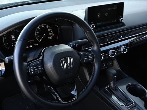 Used 2024 Honda Civic EX image 29