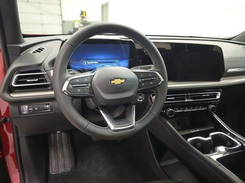 New 2026 Chevrolet Traverse LT w/ Sun and Wheel Package FWD image 10