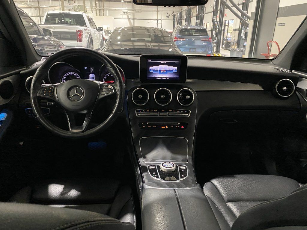 Used 2019 Mercedes-Benz GLC 300 image 2