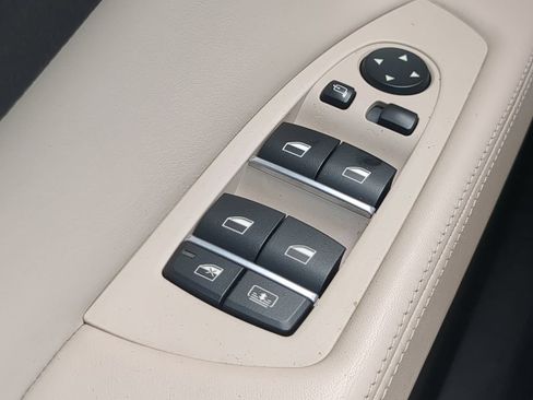 Used 2011 BMW 750Li RWD image 22