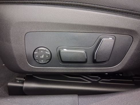 New 2026 BMW 330i Sedan w/ Convenience Package RWD image 13