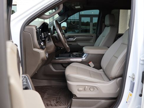 Used 2024 Chevrolet Silverado 3500 LTZ w/ LTZ Texas Edition image 9