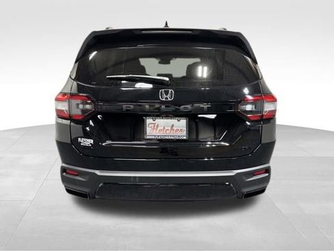 New 2026 Honda Pilot Sport image 5