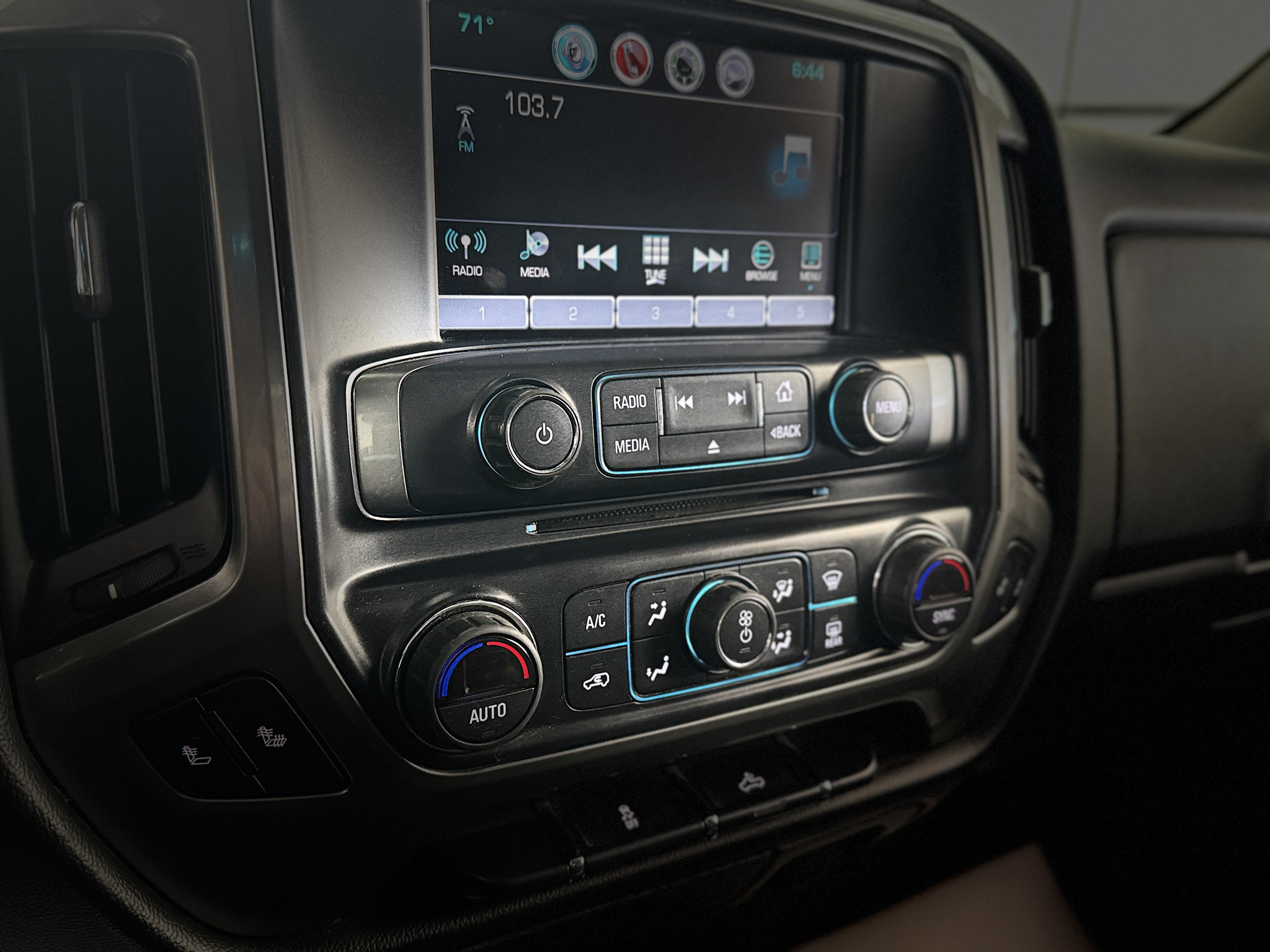 Used 2017 Chevrolet Silverado 1500 LT w/ All Star Edition AWD/4WD image 20