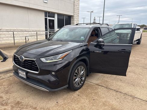 Used 2020 Toyota Highlander Platinum image 1