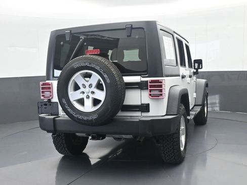 Used 2018 Jeep Wrangler Unlimited Sport S AWD/4WD image 5