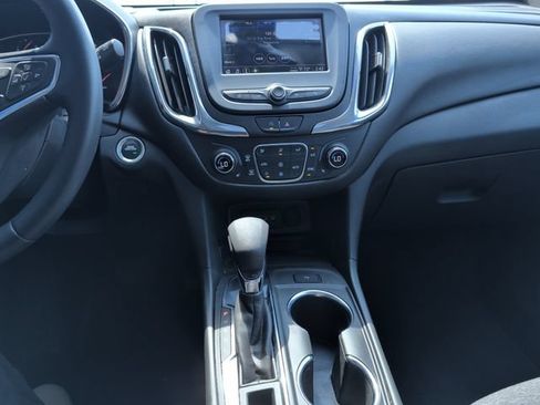 Used 2024 Chevrolet Equinox LT FWD image 19