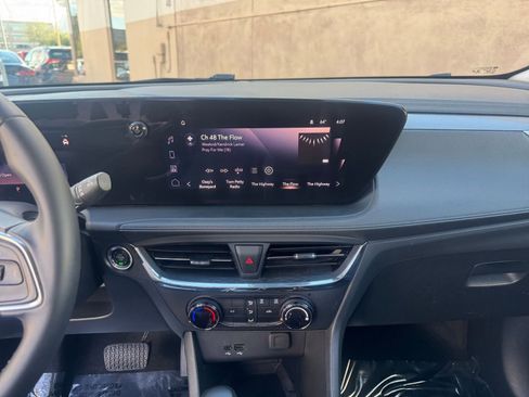 Used 2025 Buick Encore GX Preferred image 18