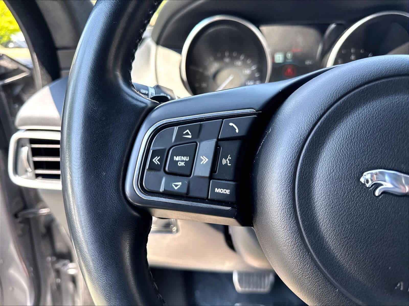 Used 2019 Jaguar F-PACE Premium AWD/4WD image 21