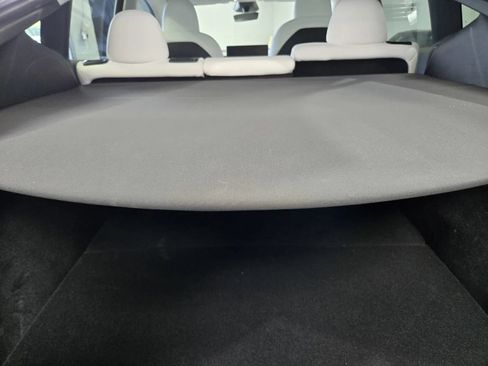 Used 2024 Tesla Model Y Long Range AWD/4WD image 10