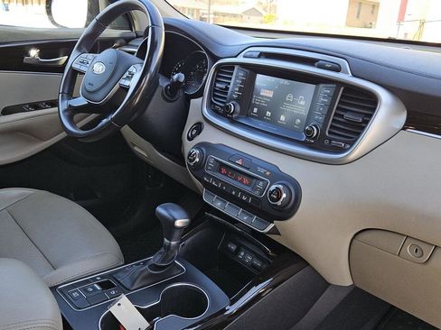 Used 2019 Kia Sorento EX image 34