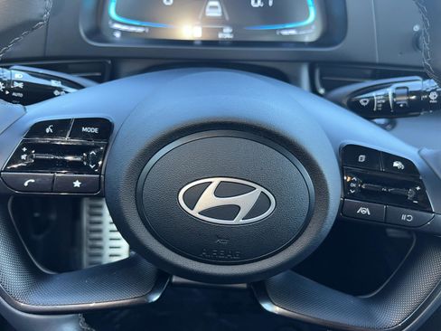 Certified 2025 Hyundai Elantra Sport image 12