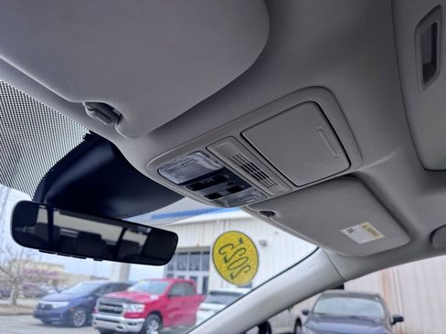 Used 2025 Honda Odyssey Touring image 29