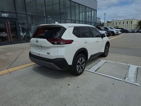 Used 2023 Nissan Rogue SV FWD image 4
