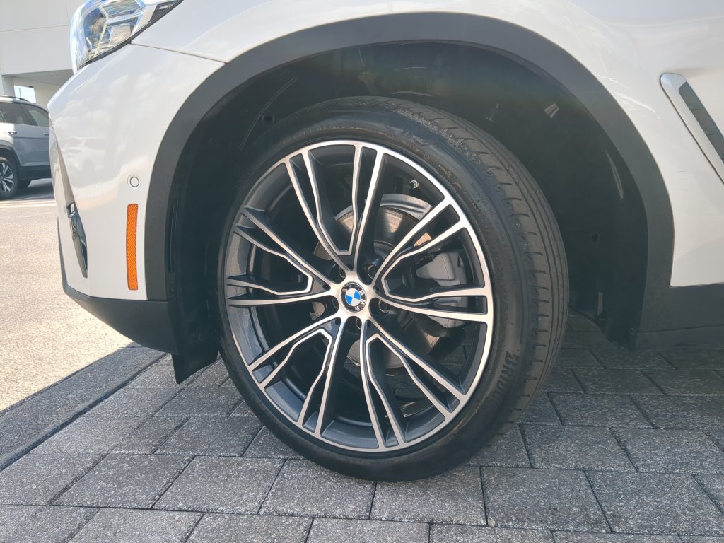 Used 2024 BMW X4 xDrive30i w/ Premium Package AWD/4WD image 35