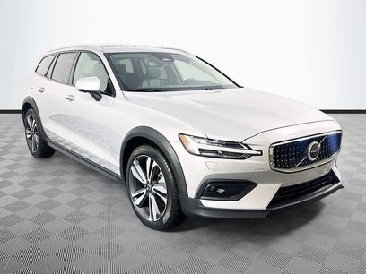 Used 2025 Volvo V60 B5 Cross Country Plus