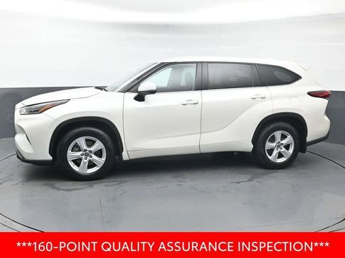Used 2021 Toyota Highlander LE image 2