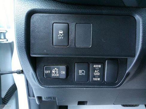 Used 2021 Toyota Tacoma TRD Off-Road w/ Technology Package image 22