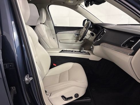 Used 2024 Volvo XC90 B5 Plus AWD/4WD image 43