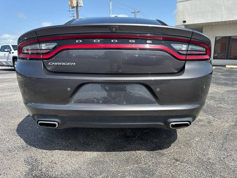 Used 2020 Dodge Charger SXT w/ Leather Interior Group RWD image 9