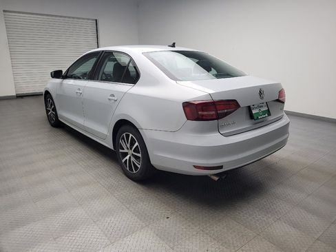 Used 2017 Volkswagen Jetta SE FWD image 5