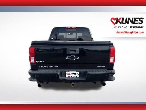 Used 2018 Chevrolet Silverado 1500 LTZ Z71 w/ LTZ Plus Package AWD/4WD image 8