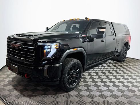Used 2024 GMC Sierra 3500 AT4 w/ AT4 Premium Plus Package AWD/4WD image 3