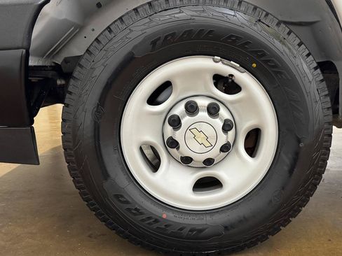 Used 2020 Chevrolet Express 2500 w/ Driver Convenience Package RWD image 38