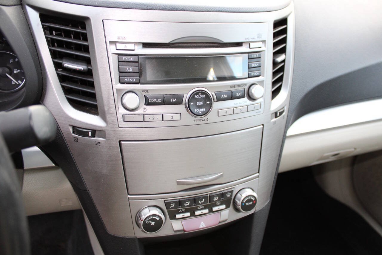 Used 2011 Subaru Legacy 2.5i Premium AWD/4WD image 15
